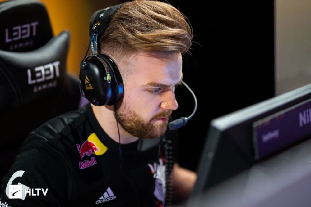 当发车灯熄 当发车灯熄